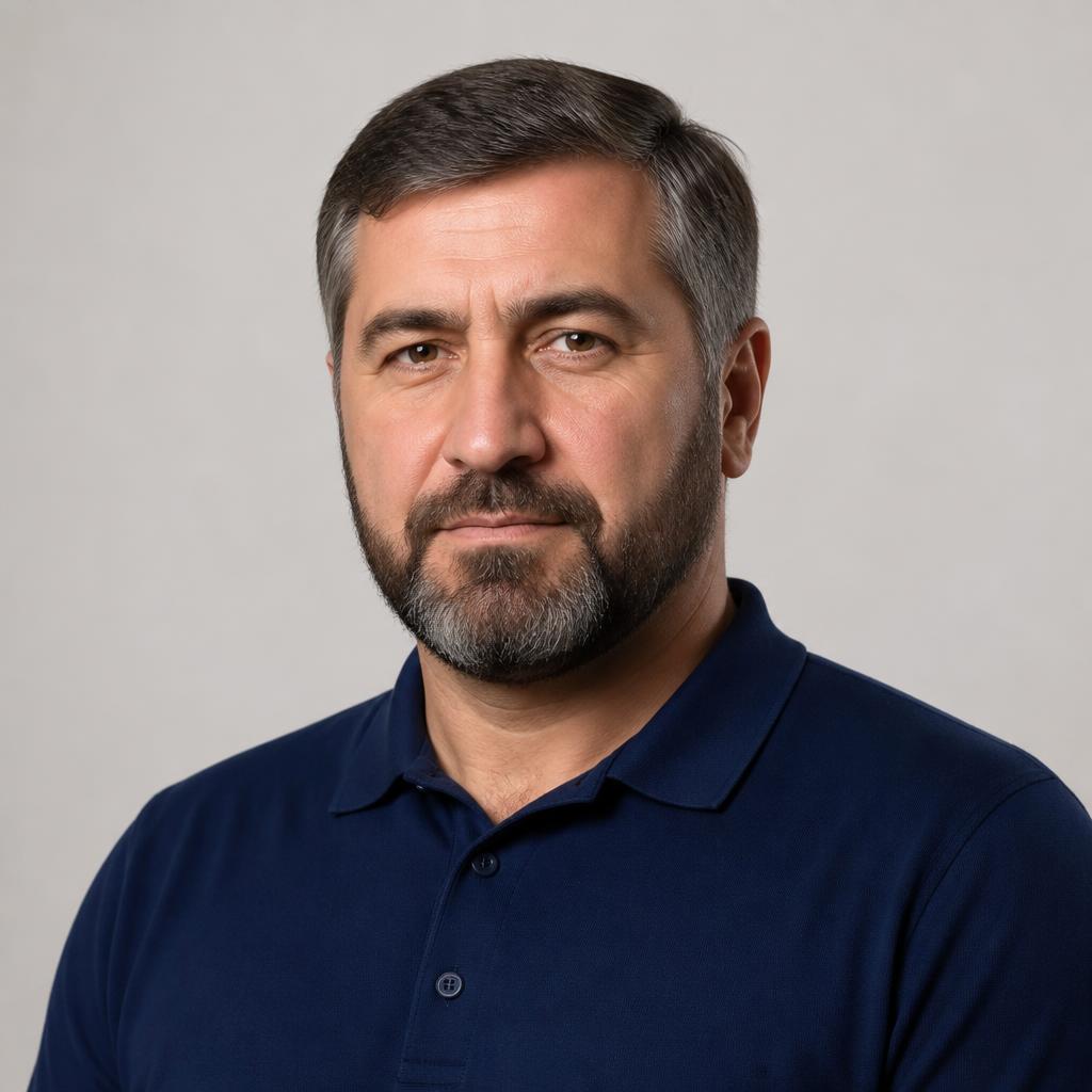 Ахмед Алиханов — Бригадир общестроительных работ