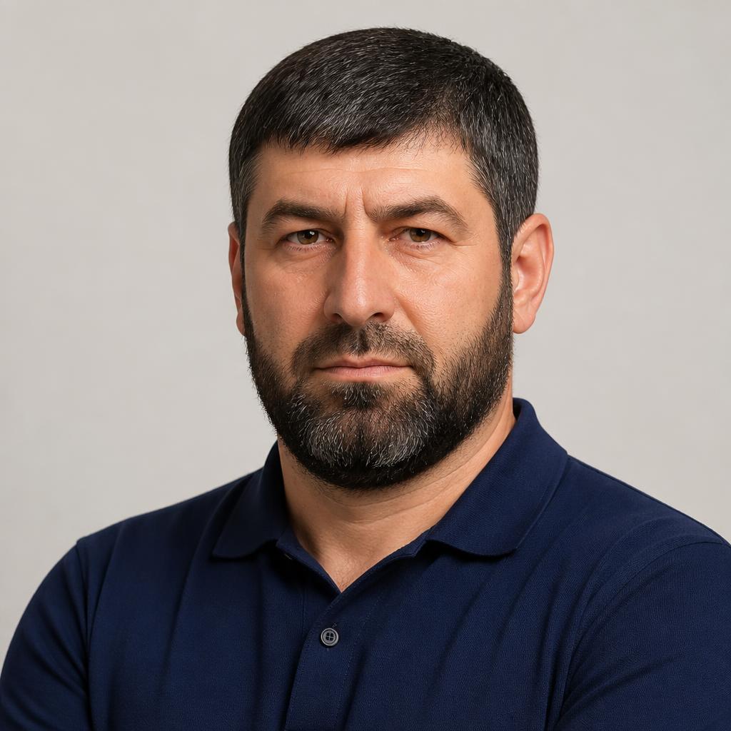 Тимур Сулейманов — Мастер-отделочник